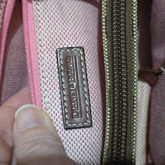 EUC Dooney & Bourke Signature handbag/ crossbody monogramed brown/Tan - Picture 9 of 14